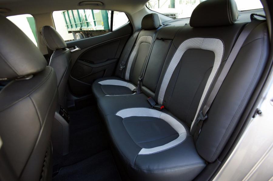  Kia Optima 2.0T 2011 года  (фото 8 из 38)